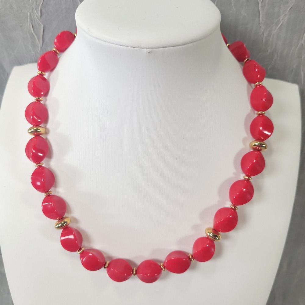 Napier Beaded Necklace Women Red Gold Tone Twisted Acrylic Nugget Vintage